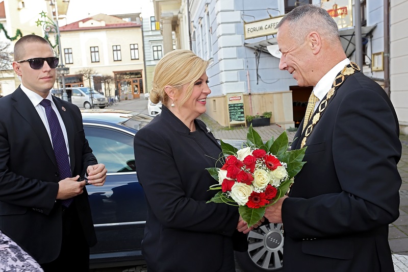 Fotogaléria Prezidentka Chorvátskej republiky Kolinda Grabar - Kitarović navštívila Banskú Bystricu - 10.12.2015 (6) Prezidentka Chorvátskej republiky Kolinda Grabar - Kitarović navštívila Banskú Bystricu - 10.12.2015